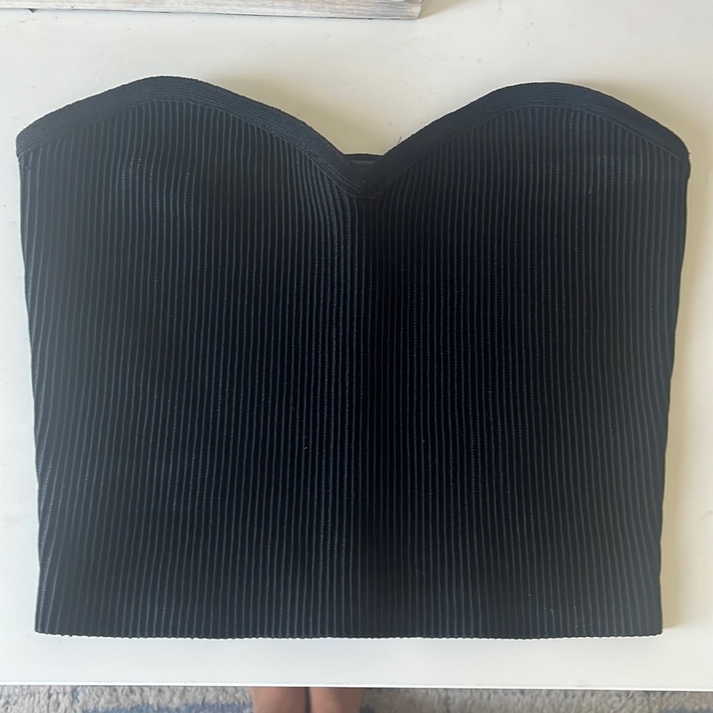 Aritzia Babaton Tupe Top